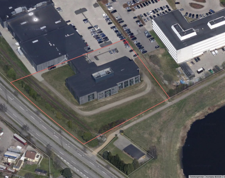 Commercial property with offices in Skovlunde